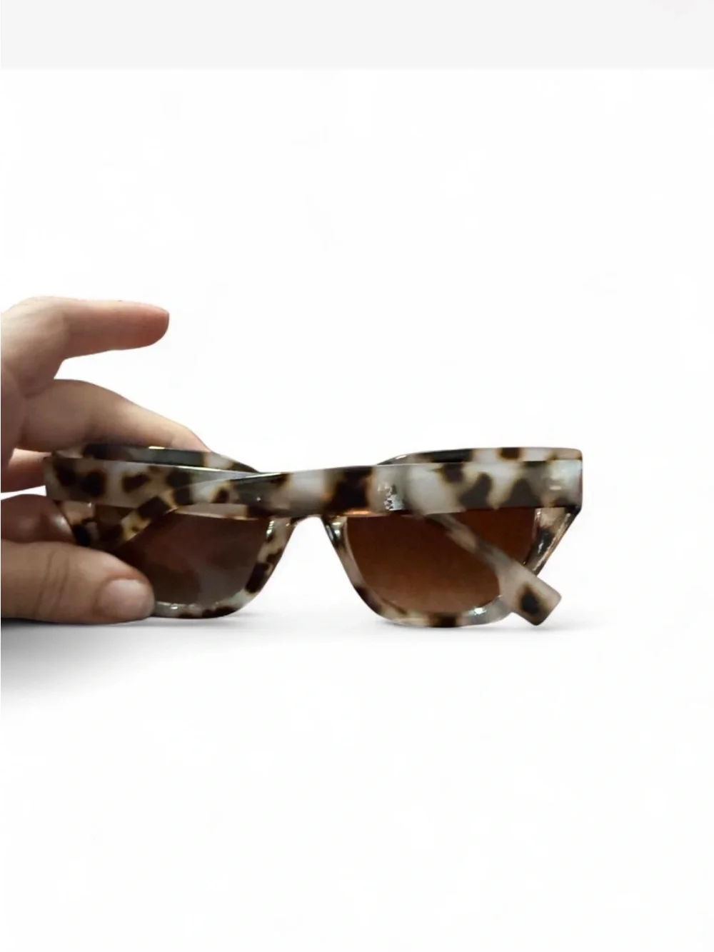 Tortoise Cat Eye Sunglasses in Brown